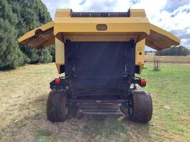 NEW HOLLAND BR740A ROUND HAY BALER - picture1' - Click to enlarge