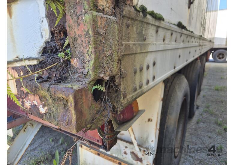 1988 Maxi-Cube Heavy Duty Triaxle Trailer