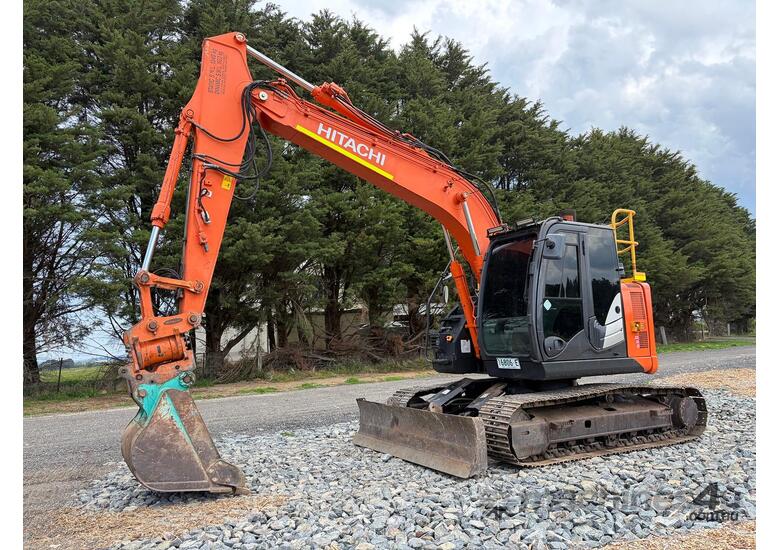 2017 Hitachi ZX135US-5B