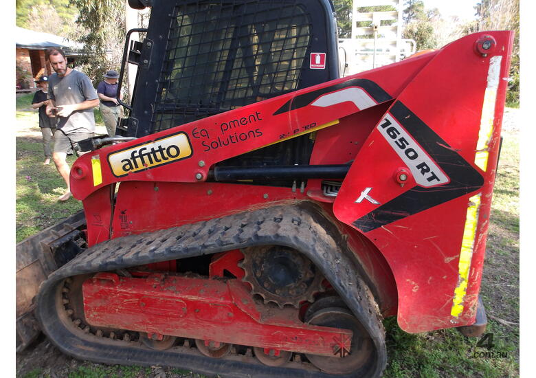 Manitou 1650RT Tracked Skid Steer Loader – Excellent Condition – Ready for Work