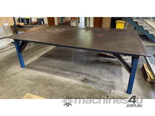 Heavy Duty Workbench (1)