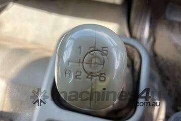 2002 Mitsubishi Fighter FM600 Flatbed Crane Truck