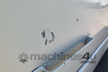 2005 Mitsubishi BE600 Rosa Bus