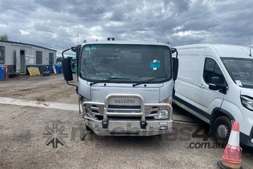 Isuzu 2016   NPR 155 Table Top