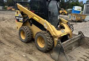 Caterpillar Cat 262D skid steer loader