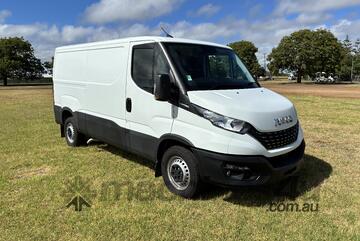 2022 Iveco 35S DAILY VAN 3520WB 140HP 9m3 Van