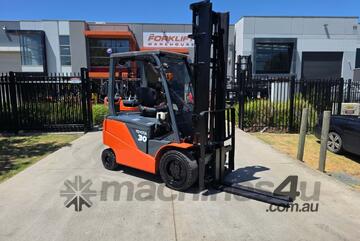 Toyota Forklift 3T 4 Wheel Electric - 2024 Battery (Unit#:AU460)