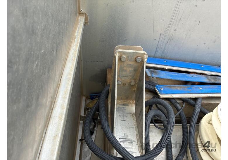 Tosca Hydraulic Lift Dog Transport Canopy 