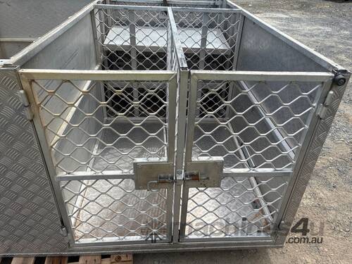 Tosca Hydraulic Lift Dog Transport Canopy 
