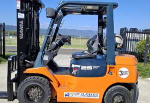 Wollongong Forklift: 2002 Toyota 2.5T LPG, 3-Stage Container Mast, 4.7m Lift!