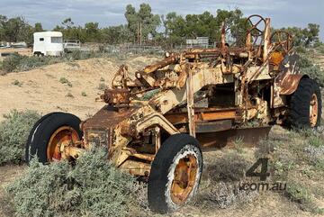 1942 ROADMASTER RM2 Malcom Moore Grader