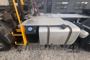 2021 UD GW 26 460 6x4 Prime Mover