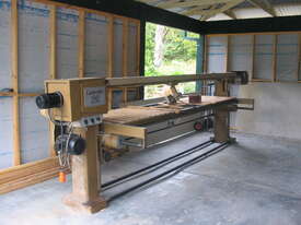 Stroke sander with rotary table - picture1' - Click to enlarge