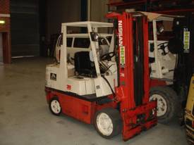 3.5 T KCUGH02F35U Nissan with side shift - picture0' - Click to enlarge