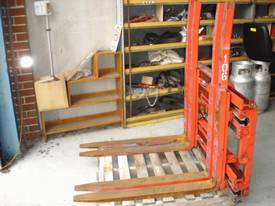 Twin Pallet Handling forklift attachment Class 3 - picture0' - Click to enlarge