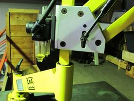 Pneumatic Tapping Arm - picture2' - Click to enlarge