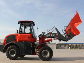 New Everun ER20 5600kg Wheeled Loader comes with the standard bucket PLUS a 4 in 1 bucket and a set  - picture1' - Click to enlarge