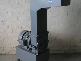 Small Industrial Plastic Granulator 3HP - picture0' - Click to enlarge