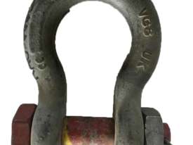 Bow Shackle 17 Ton 1.5 Grosby Rigging Equipment - picture1' - Click to enlarge