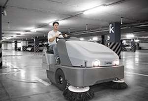 CLEANQUIP-Nilfisk Ride on LPG Sweeper SW8000