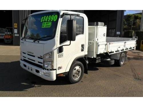 2009 Isuzu NPR 200 Medium Tipper