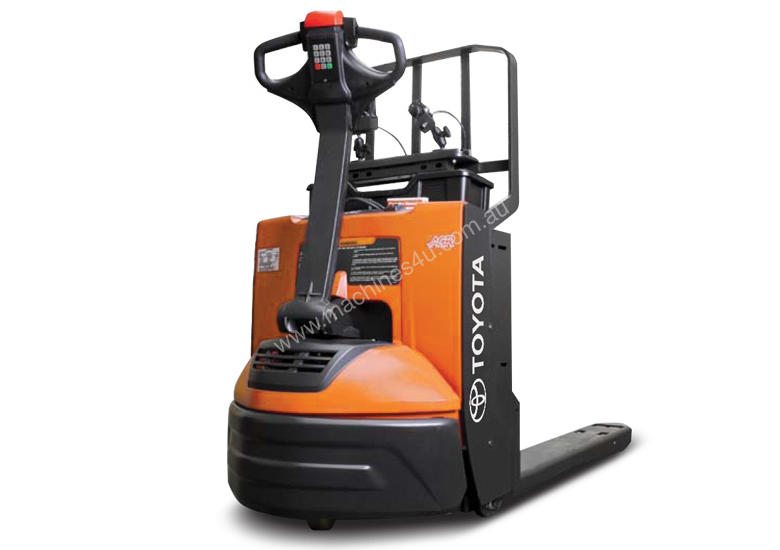 caption Toyota 8210 Walkie Pallet Truck