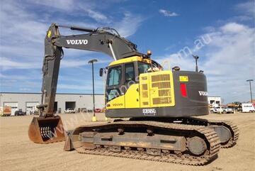 Volvo 30.0 Tonne Excavator for  