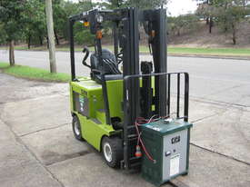 CLARK 1.5T CONTAINER ENTRY WITH SIDE SHIFT & WEIGHT GAUGE - picture1' - Click to enlarge