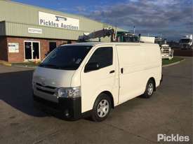 2014 Toyota Hiace - picture2' - Click to enlarge