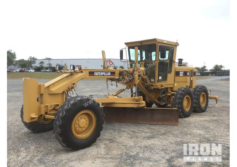 caption 1992 Caterpillar 12G Motor Grader