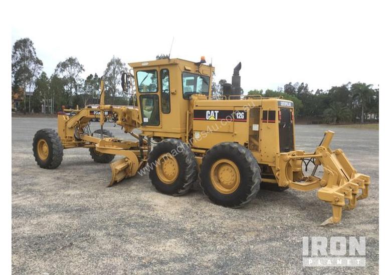 caption 1992 Caterpillar 12G Motor Grader