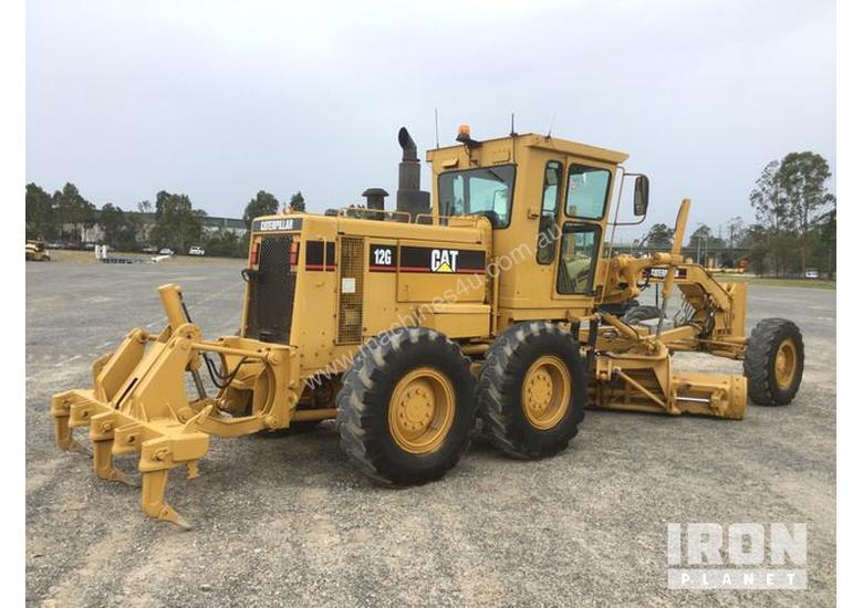 caption 1992 Caterpillar 12G Motor Grader