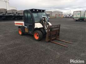 2006 Bobcat Toolcat 5600 4x4 - picture0' - Click to enlarge