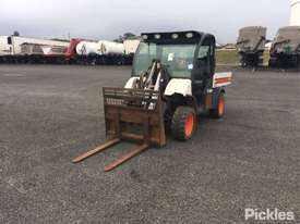 2006 Bobcat Toolcat 5600 4x4 - picture2' - Click to enlarge
