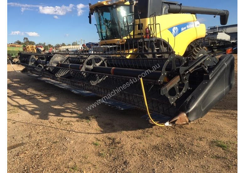 caption New Holland CR9070 Header(Combine) Harvester/Header
