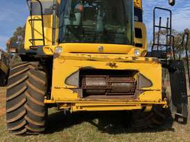 2004 New Holland CR960 - picture1' - Click to enlarge