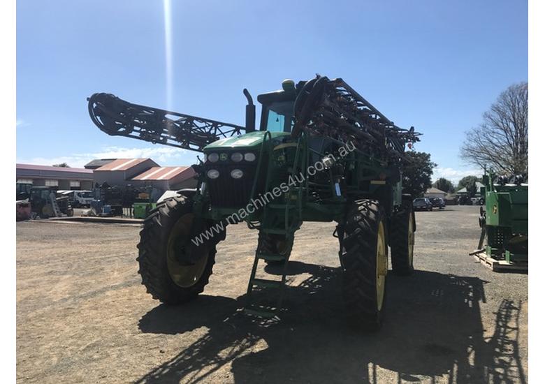 caption John Deere 4730 Self Propelled Spray Unit