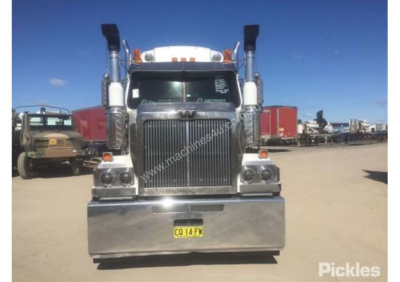 caption 2013 Western Star 4800FX Constellation