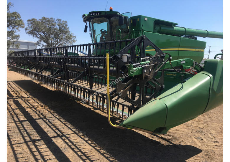 caption John Deere 740D Header Front Harvester/Header