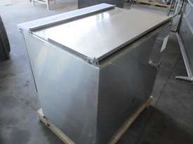 Fischer Sandwich Prep Bench - picture2' - Click to enlarge