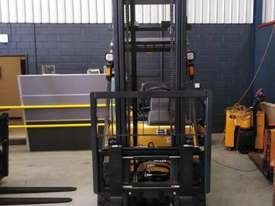 CAT GP25N LPG Forklift - picture0' - Click to enlarge