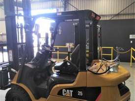 CAT GP25N LPG Forklift - picture1' - Click to enlarge