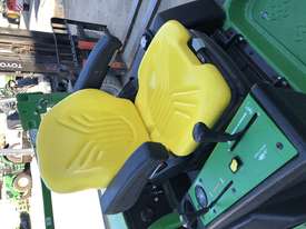John Deere 1570 Commercial Mower - picture2' - Click to enlarge