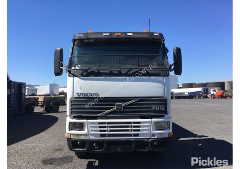 caption 2001 Volvo FH12
