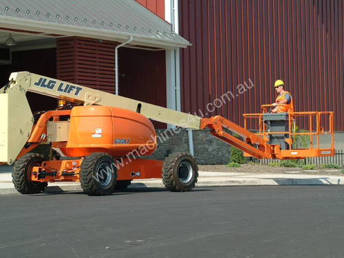 caption JLG 600AJ 60ft Diesel Knuckle Boom Lift – Powerful, Versatile & Ideal for Rough Terrain