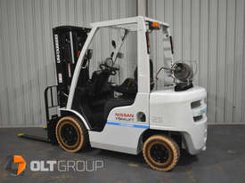 Unicarriers 2.5 Tonne Forklift Container Mast 2015 Series 4750mm Lift Height LPG Sideshift - picture0' - Click to enlarge