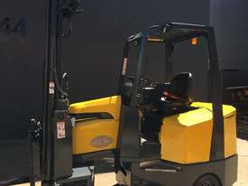 Aisle-Master Narrow Aisle 20SE Articulated Electric Forklift- Refurbished & Repainted - picture2' - Click to enlarge