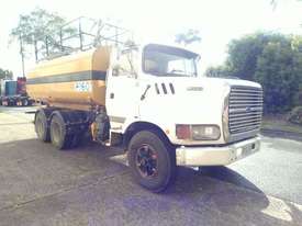 Ford L8000 - picture0' - Click to enlarge