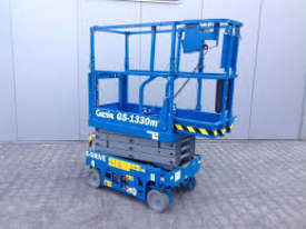 13FT ELECTRIC SCISSOR LIFT GENIE - picture0' - Click to enlarge