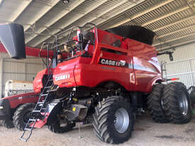 CASE IH 8240 Header(Combine) Harvester/Header - picture0' - Click to enlarge